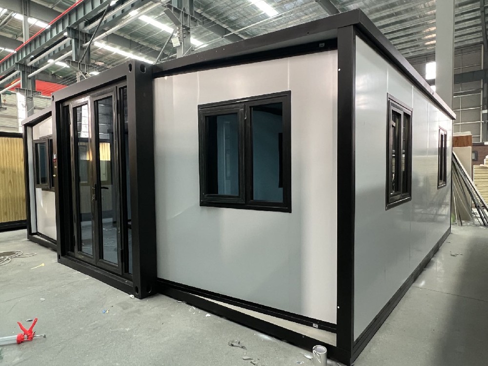 双翼拓展箱平顶20尺基础款白色