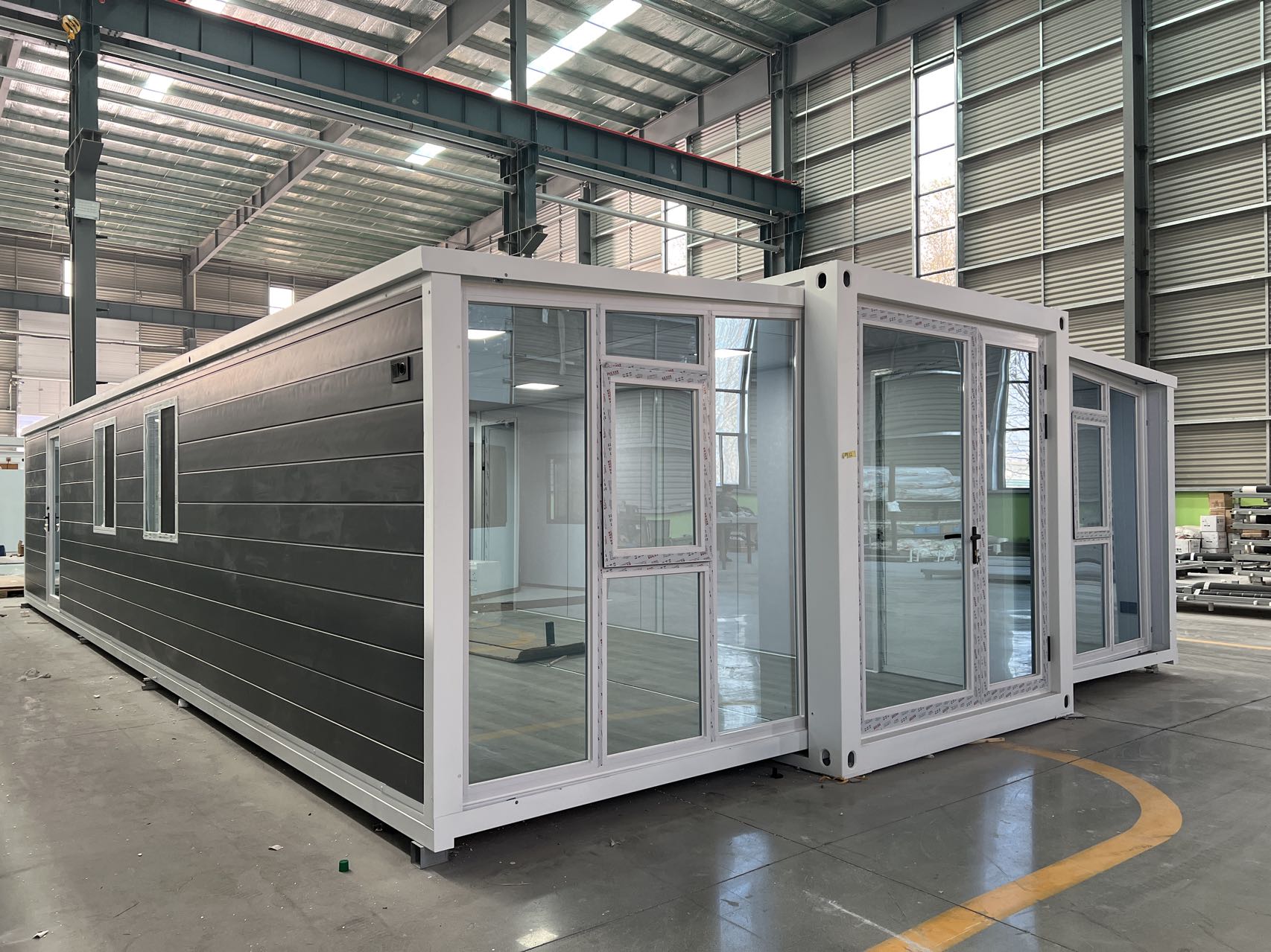 40英尺玻璃幕墙